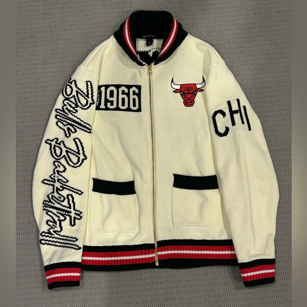 The Wild Collective Chicago Bulls Zip Up Sweater (M)